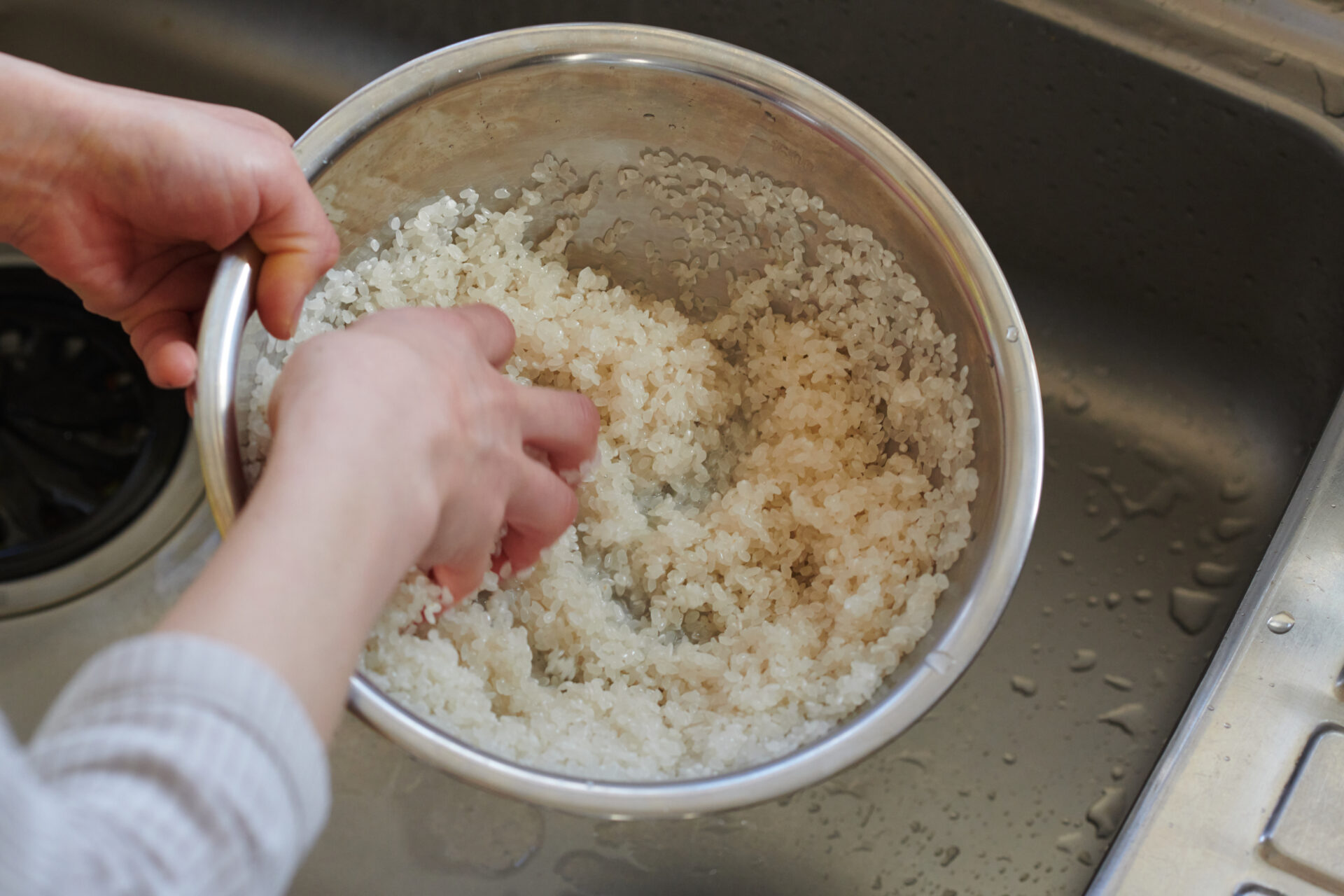 古古米・備蓄米の美味しい食べ方・炊く方法【研ぎ方や浸水~調理法まで】臭い・パサパサを解決する方法を専門家が解説 | こだわりのお米通販サイト ...